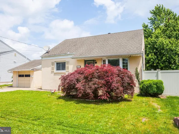 90 Hoover Ave, Hamilton, NJ 08619