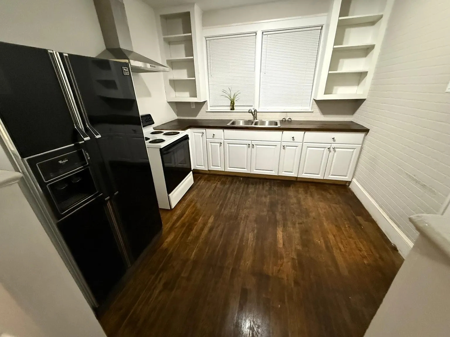 2 bed, $1,150 — Photo 2