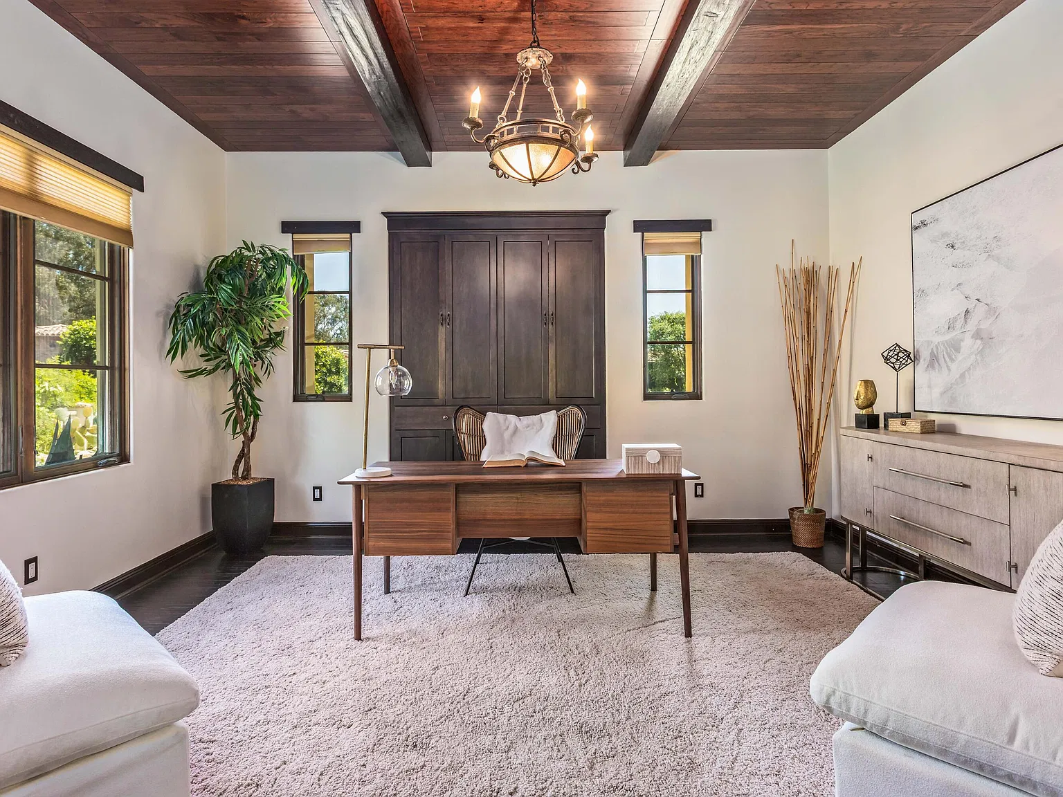 5 bed, 4.5 bath, 4361 sqft, $11,500 — Photo 4