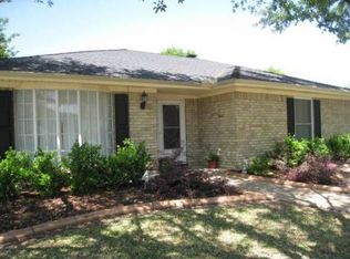 2211 Glen Forest Ln, Plano, TX 75023