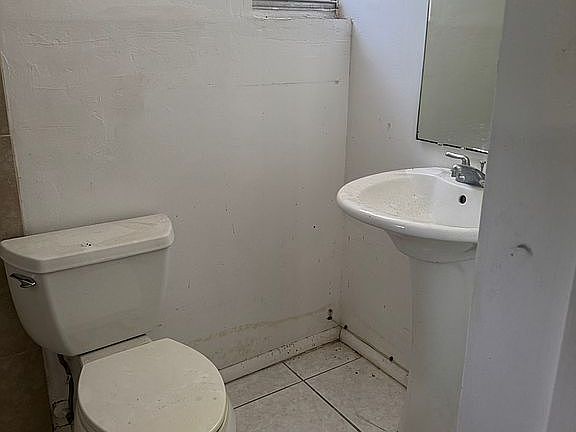 4th image of 502 N Hillside Ave
