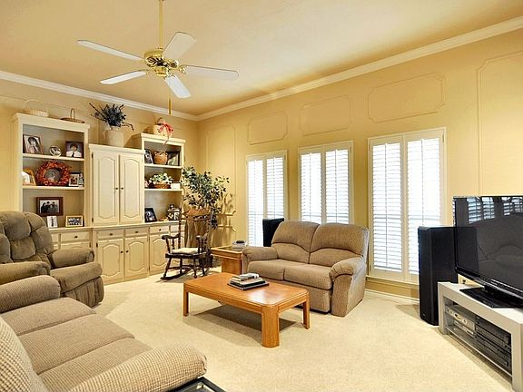 2nd image of 2209 Shadow Creek Ct