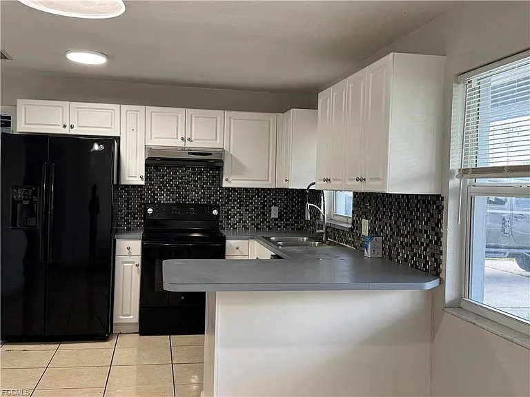 2328 Country Club Blvd — Photo 2