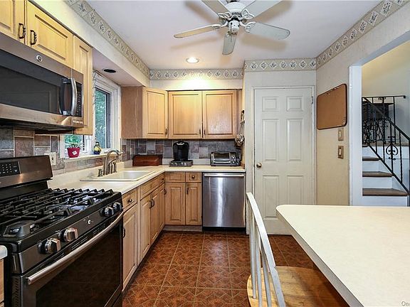 5th image of 307 Alpine Dr