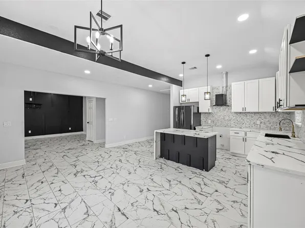 8824 Leander St, Houston, TX 77012