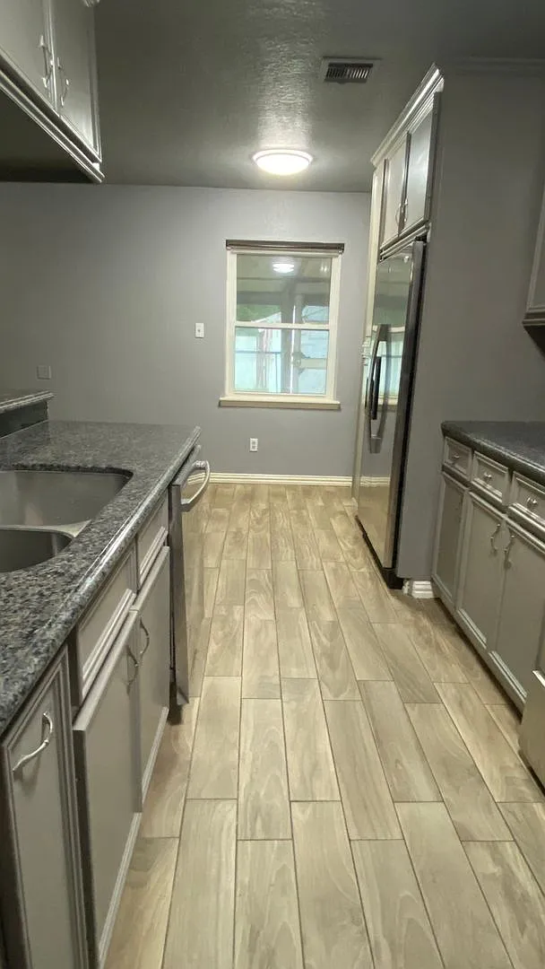 11910 Hunkler Dr. - Ask about our No Cash Security Deposit Option — Photo 3