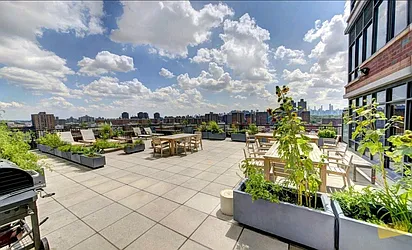 Rented by R New York