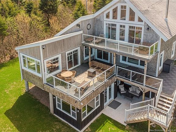 4th image of 396 Point Rd