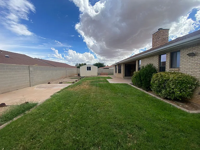 835 S 940 E — Photo 16