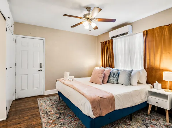 1110 8th St N, Saint Petersburg, FL