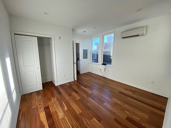 4th image of 2442 Cedar St APT 2F