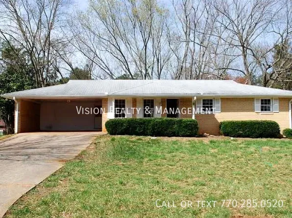 260 Castlegate Cir, Carrollton, GA 30116
