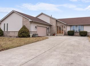 203 Deertrail Dr, Dyer, IN