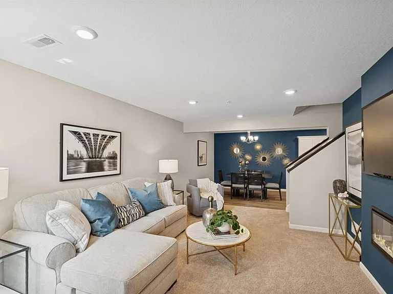2121 Birch Ln — Photo 3