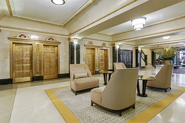 Sold by Corcoran | media 21