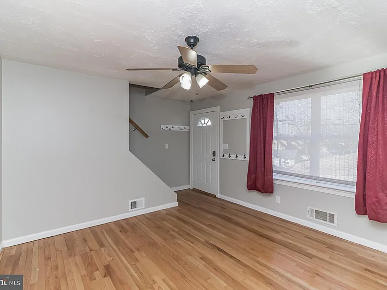 25 Birch Ave — Photo 8