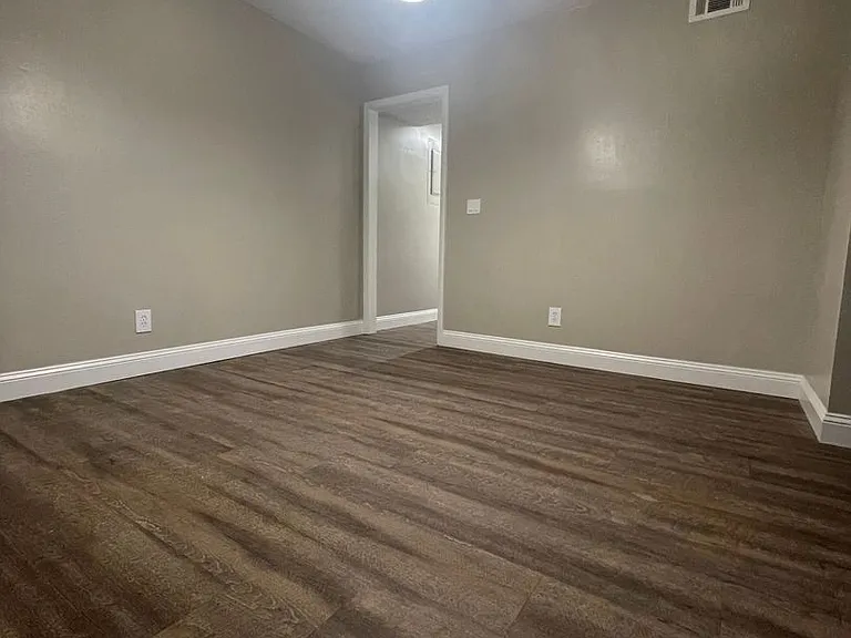 4950 Richard St — Photo 9