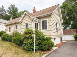 25 Rockland Ter, Verona, NJ 07044