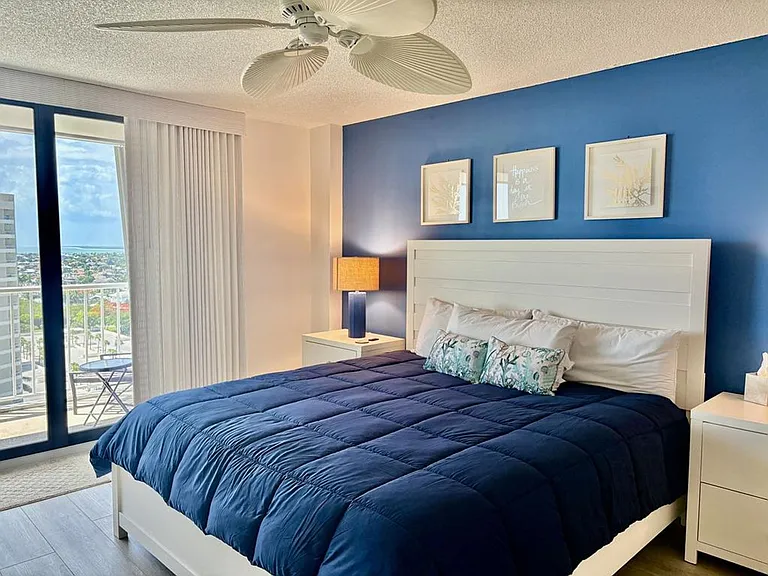 320 Seaview Ct #1710 — Photo 7