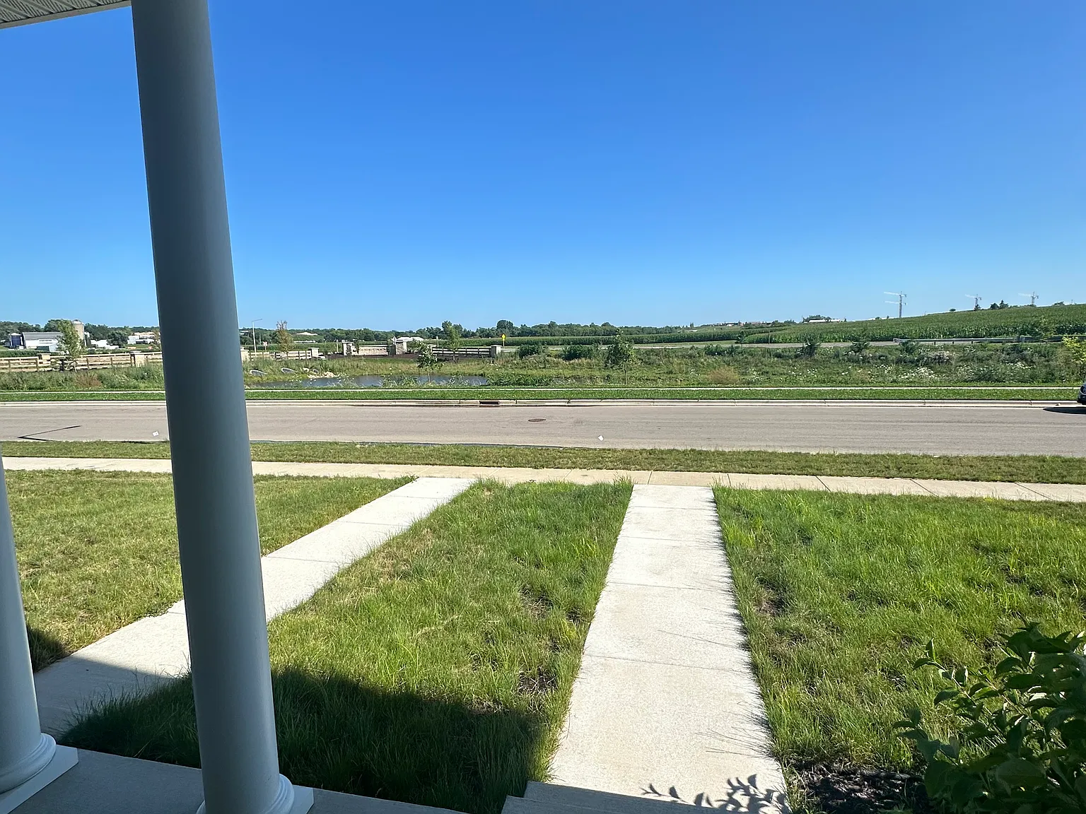 3 bed, 2.5 bath, 1480 sqft, $2,700 — Photo 4