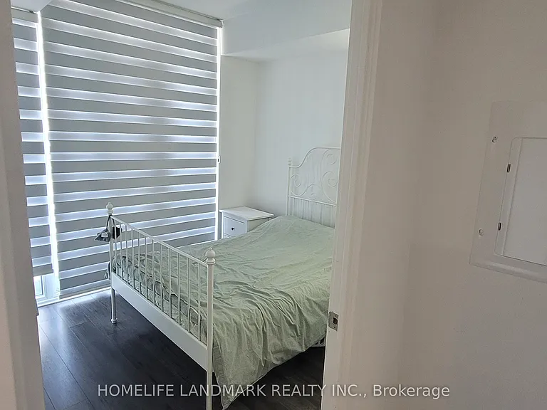 33 Helendale Ave #1408 — Photo 6