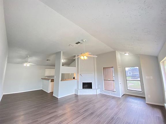 5th image of 15105 Grassington Dr