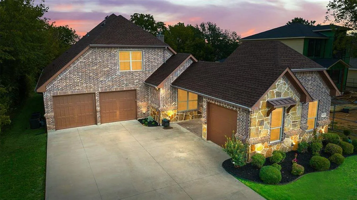 3 bed, 2335 sqft, $5,000 — Photo 3