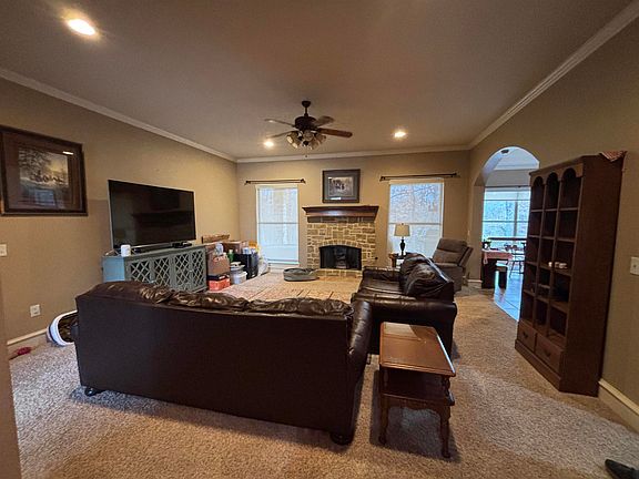 4th image of 159 Stone Brook Dr