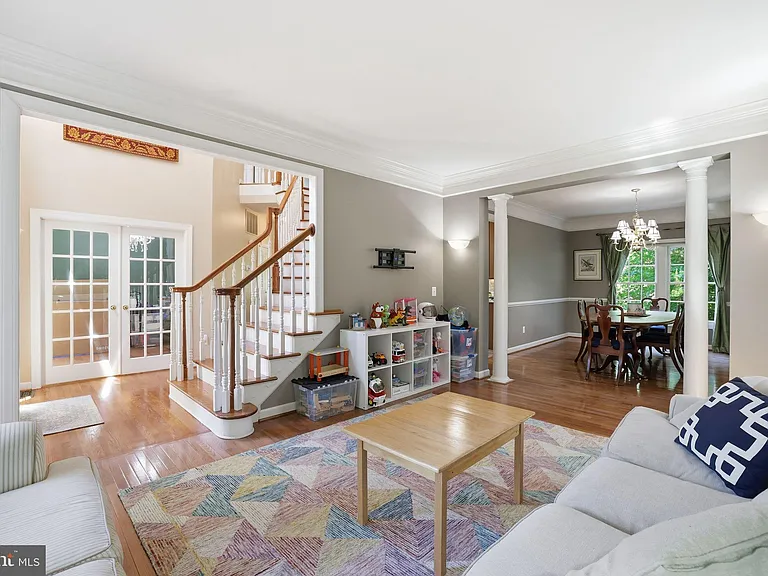 5767 Bush Hill Dr — Photo 7