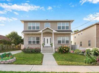 249 Cornell St, Hempstead, NY 11550