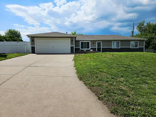 500 Mustang Dr, Ogden, KS 66517
