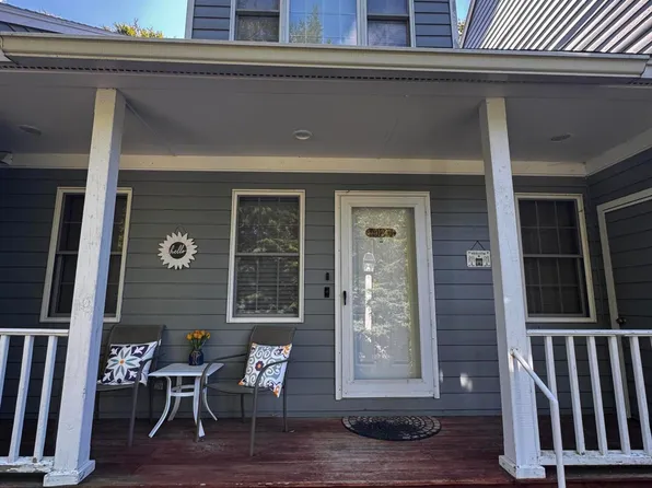 9124 Mountainside Dr, Hancock, MA 01237