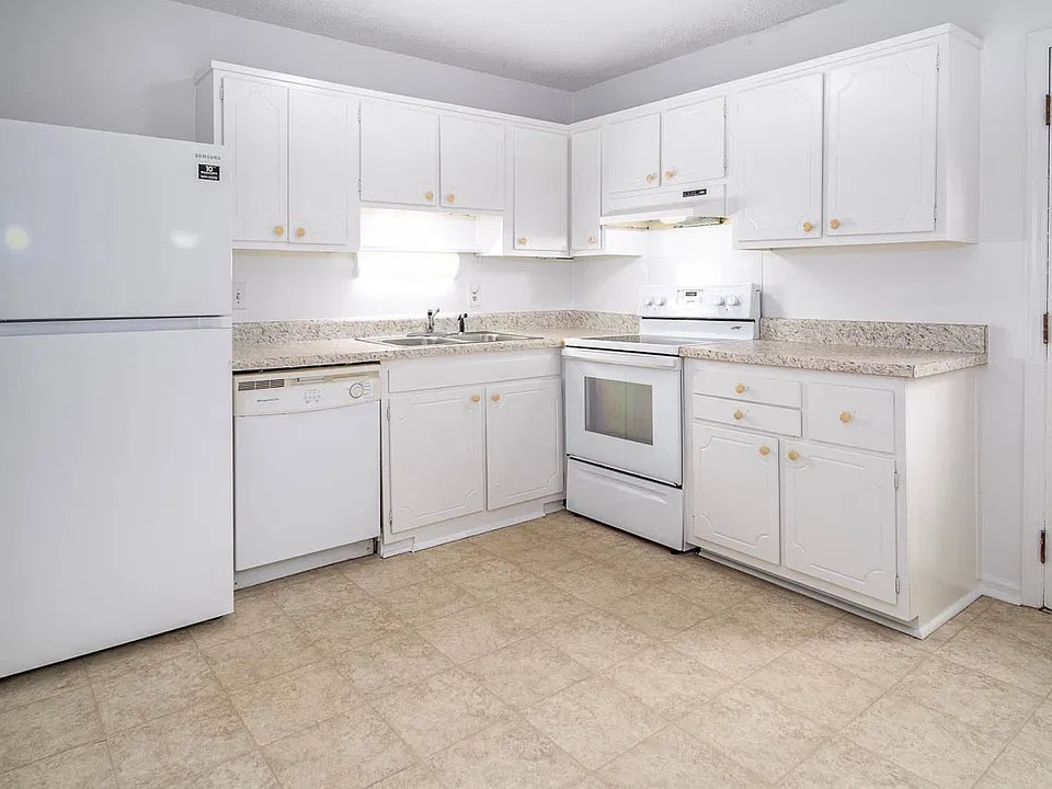 kitchen - refrigerator included