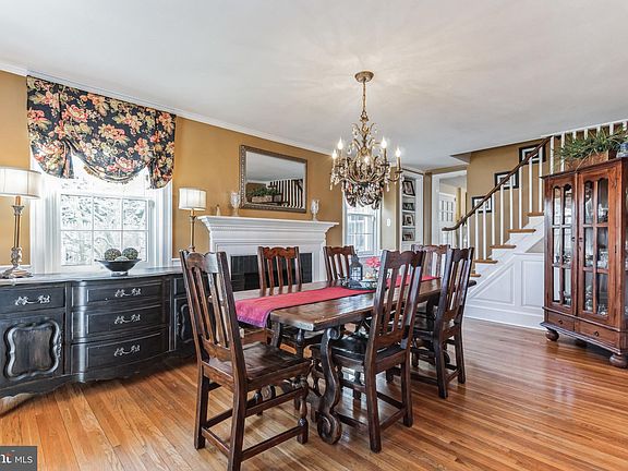 3rd image of 132 College Ave