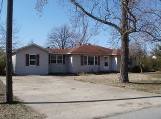 213 S Spiker St, Bernie, MO 63822