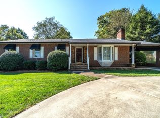 608 S Brady Ave, Newton, NC 28658