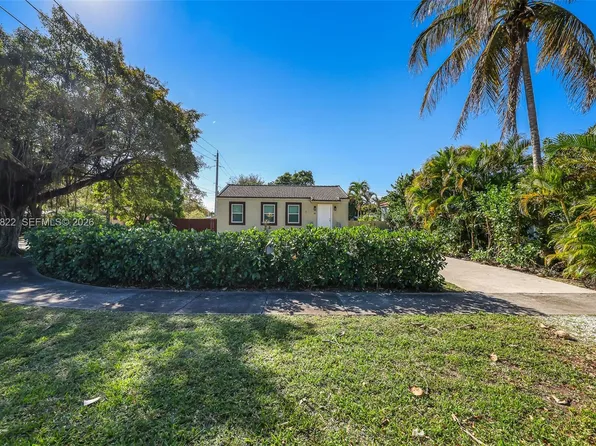 200 Carlisle Dr, Miami Springs, FL 33166
