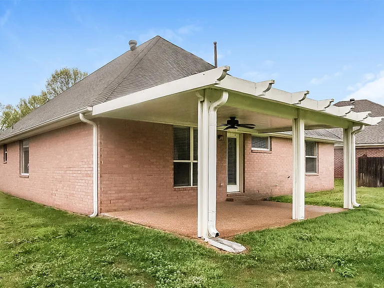 3950 Spring Lakes Cir — Photo 16