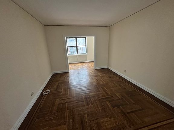 3rd image of 83 Park Ter W APT 1D