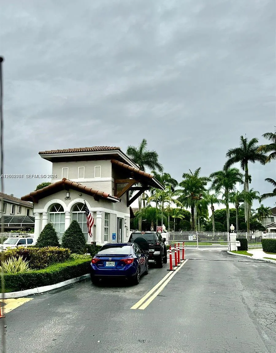 Doral Northeast Townhomes — Photo 3