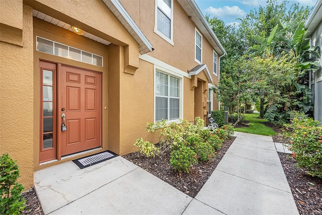 2 bed, 2.0 bath, 1298 sqft, $1,800 — Photo 3