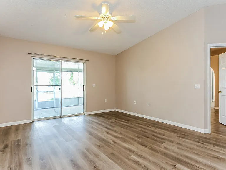 98 Reeding Ridge Dr E — Photo 5