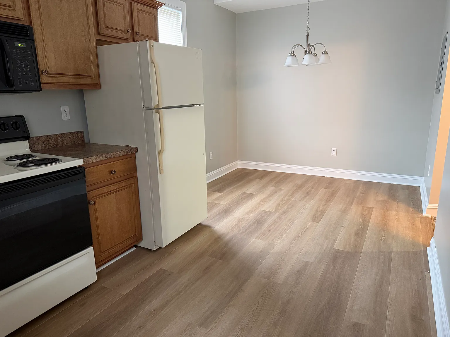 1 bed, 400 sqft, $1,095 — Photo 3