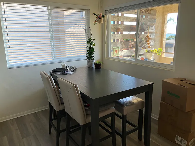 325 Liverpool Dr — Photo 3