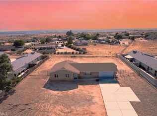 10716 Kiowa Rd, Apple Valley, CA 92308