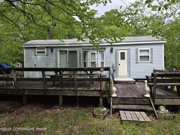 2 Lanoka Trl, Newfoundland, PA 18445