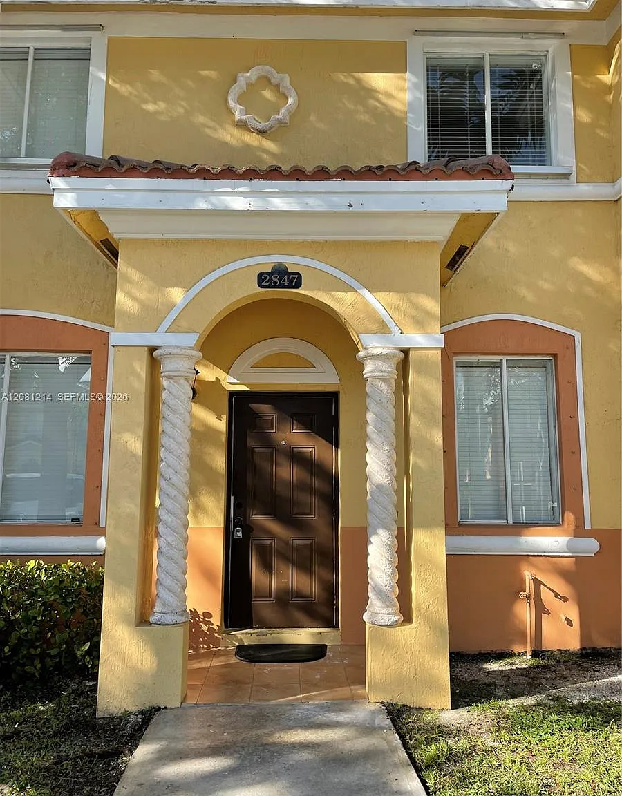 Shoma Townhomes At Keysco — Photo 1