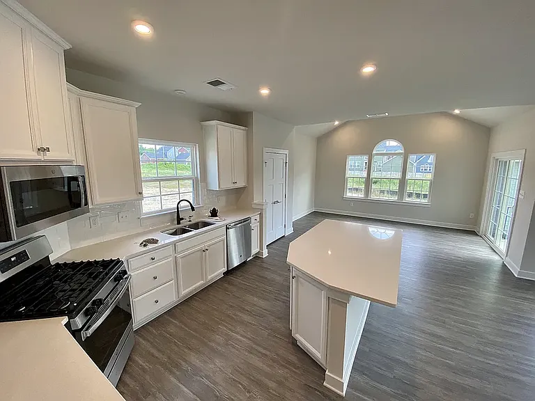 4701 Manor Crossing Pl — Photo 8