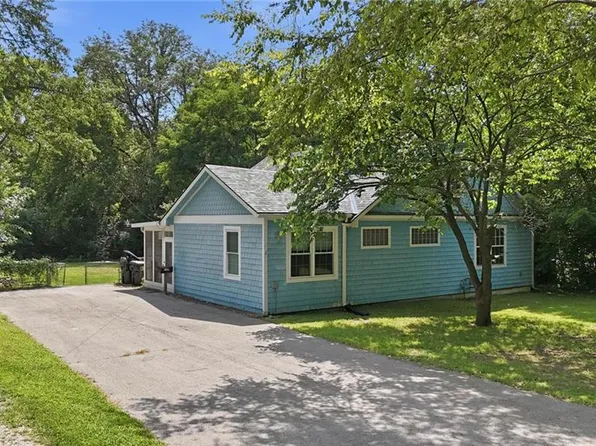1109 E Gudgell Ave, Independence, MO 64055