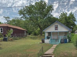 1030 Betterton Cir, Dallas, TX 75203